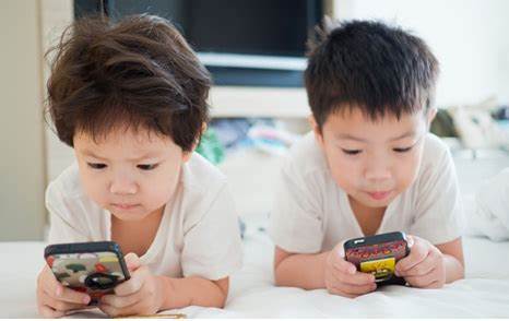 LÀM SAO ĐỂ CAI TIVI, ĐIỆN THOẠI CHO CON BÂY GIỜ?