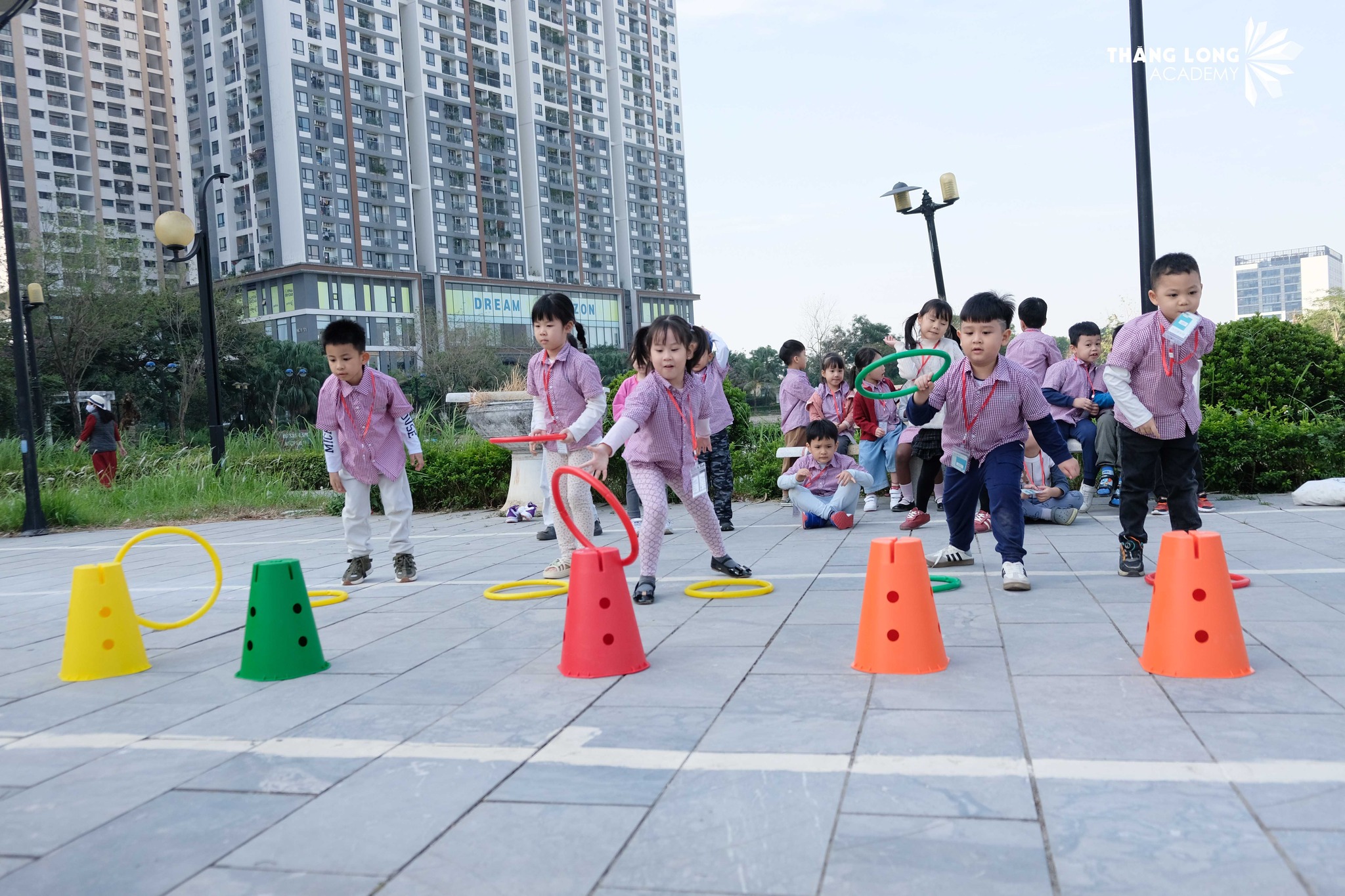 CẮM TRẠI TẠI CÔNG VIÊN NGOẠI GIAO ĐOÀN